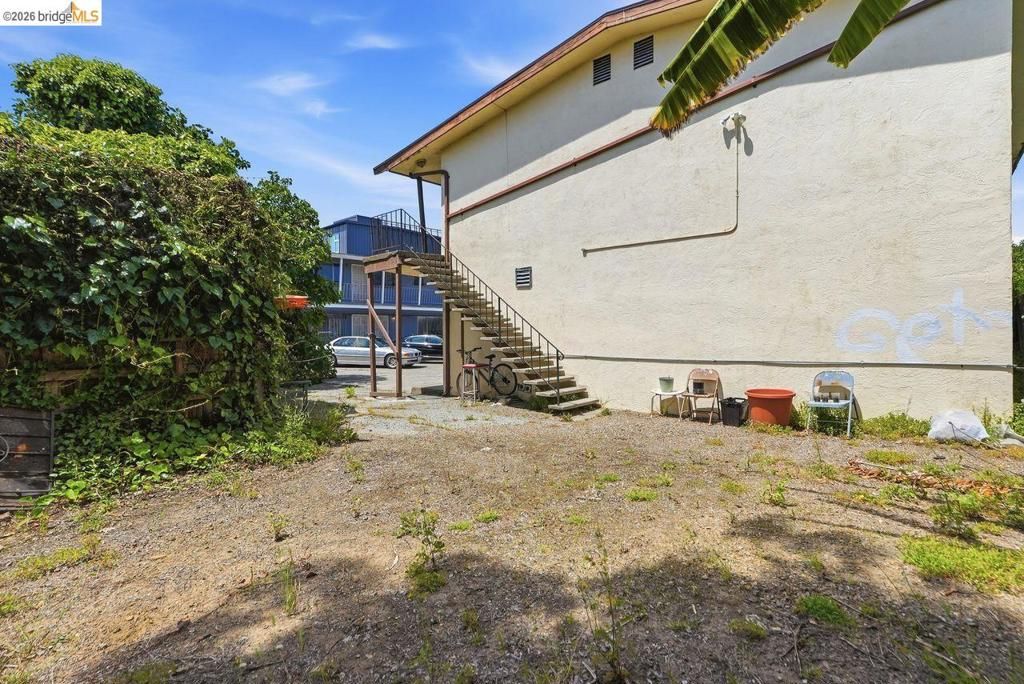 Image 57 of property listing at 933 41St St, Oakland, CA 94608