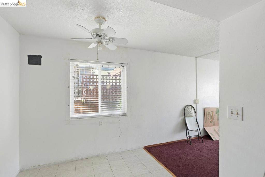 Image 9 of property listing at 933 41St St, Oakland, CA 94608