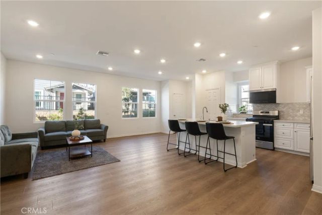 4229 E Carmel Privado, Ontario, CA 91761