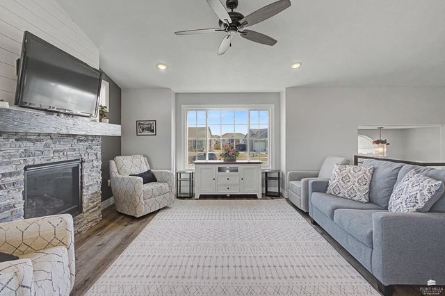 9889 Lavender Lane, Manhattan, KS 66502