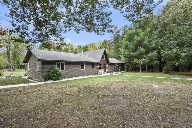 2697 N 176th Avenue, Walkerville, MI 49459