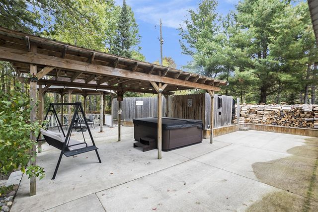 2697 N 176th Avenue, Walkerville, MI 49459