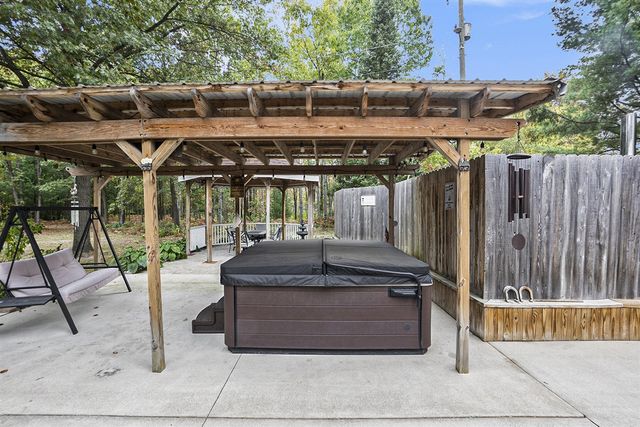 2697 N 176th Avenue, Walkerville, MI 49459