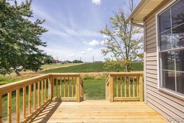 301 Whetstone Lane, Mascoutah, IL 62258