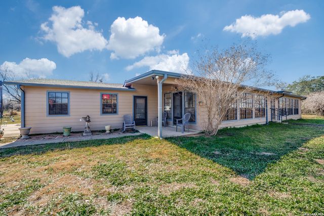 6490 Smith Rd, Von Ormy, TX 78073