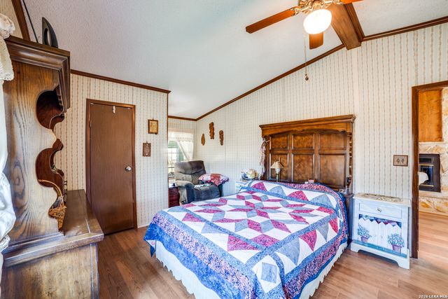 6490 Smith Rd, Von Ormy, TX 78073