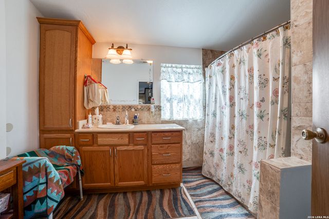 6490 Smith Rd, Von Ormy, TX 78073