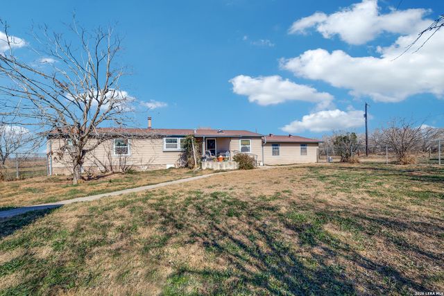 6490 Smith Rd, Von Ormy, TX 78073