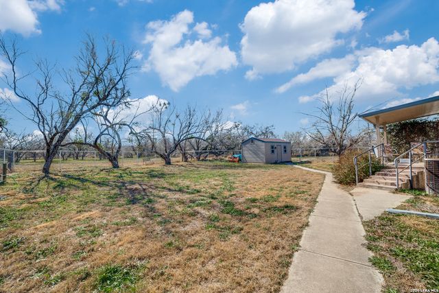 6490 Smith Rd, Von Ormy, TX 78073