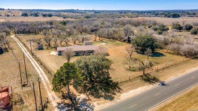 6490 Smith Rd, Von Ormy, TX 78073