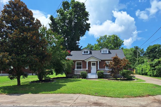 551 E Eastland St, Gallatin, TN 37066