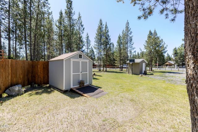 56072 Marsh Hawk Road, Bend, OR 97707