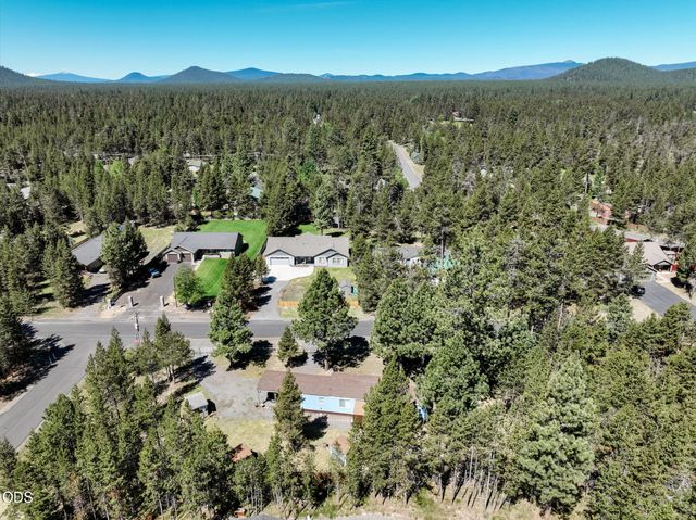 56072 Marsh Hawk Road, Bend, OR 97707
