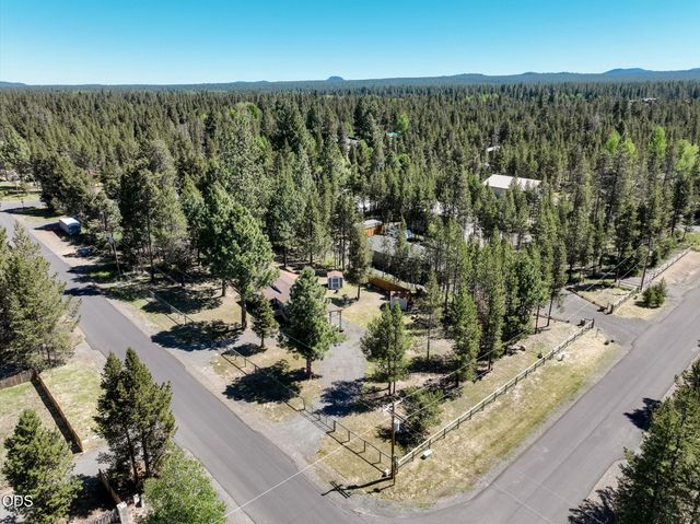 56072 Marsh Hawk Road, Bend, OR 97707