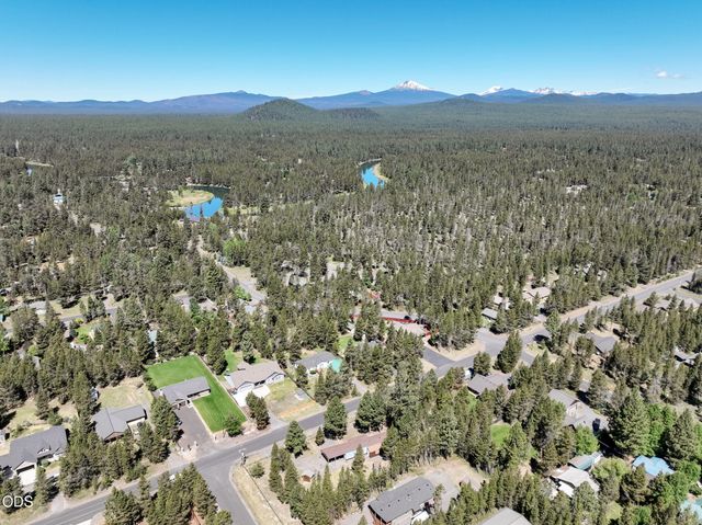 56072 Marsh Hawk Road, Bend, OR 97707