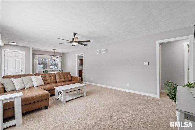 102 AMBER Lane, Geneseo, IL 61254