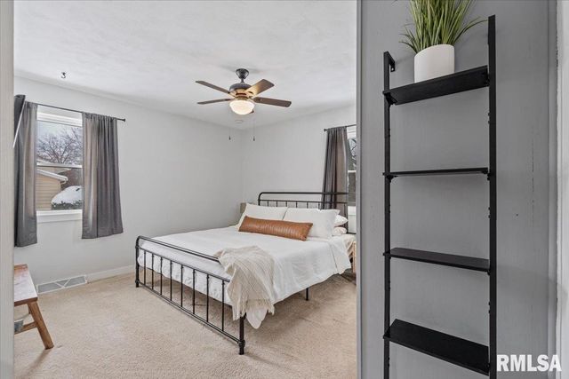 102 AMBER Lane, Geneseo, IL 61254