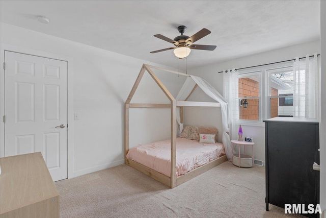 102 AMBER Lane, Geneseo, IL 61254