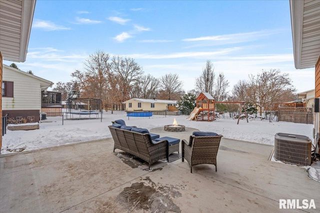 102 AMBER Lane, Geneseo, IL 61254