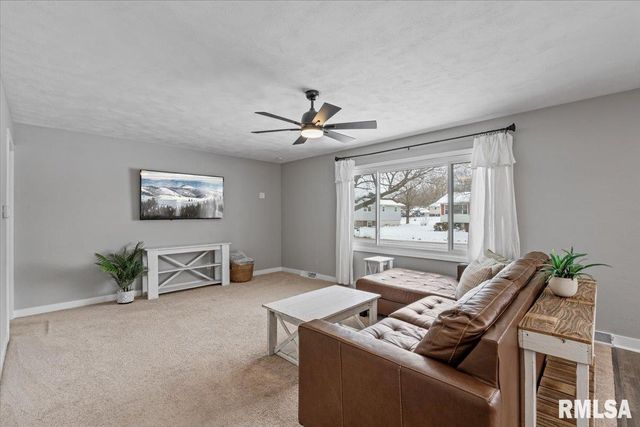 102 AMBER Lane, Geneseo, IL 61254