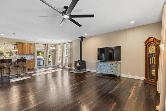 15385 Neils Rd, Auburn, CA 95603