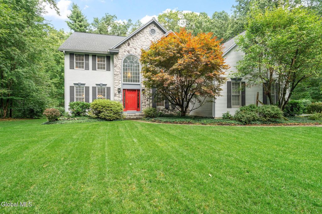 5 Saddle Brook Drive, Saratoga Springs, Outside, NY 12866