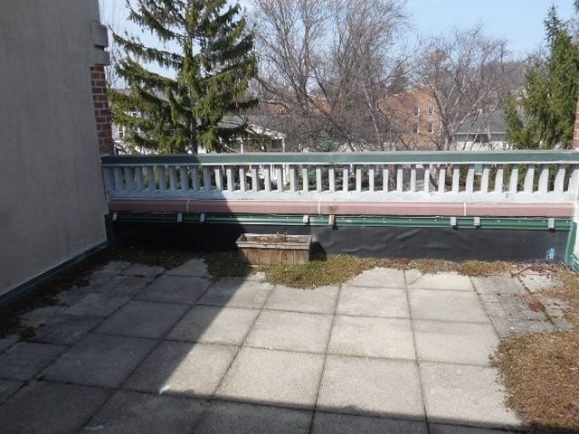 8050 Arbor Lane 303, Northfield, IL 60093