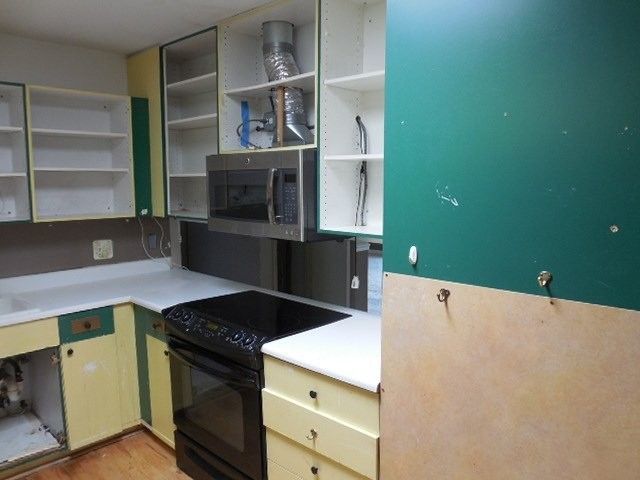 8050 Arbor Lane 303, Northfield, IL 60093