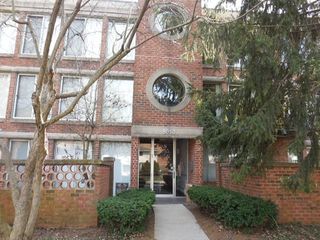 8050 Arbor Lane 303, Northfield, IL 60093