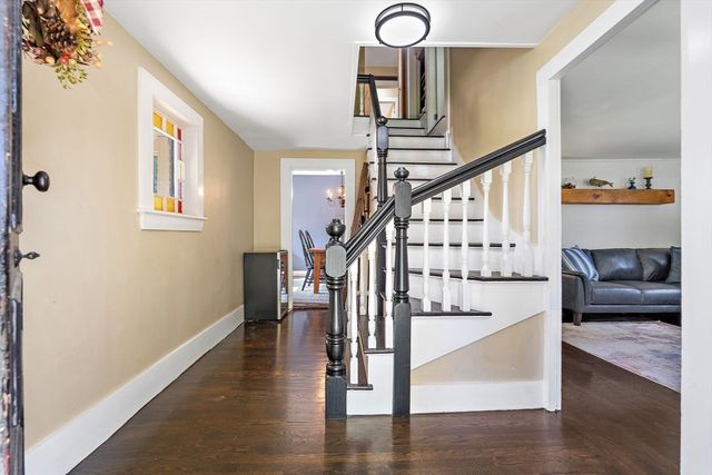 25 Warfield St, Hopedale, MA 01747