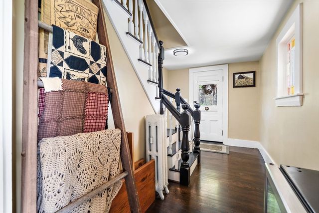 25 Warfield St, Hopedale, MA 01747