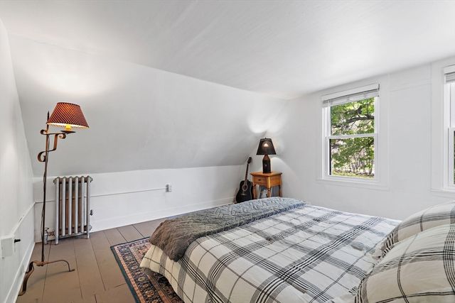 25 Warfield St, Hopedale, MA 01747