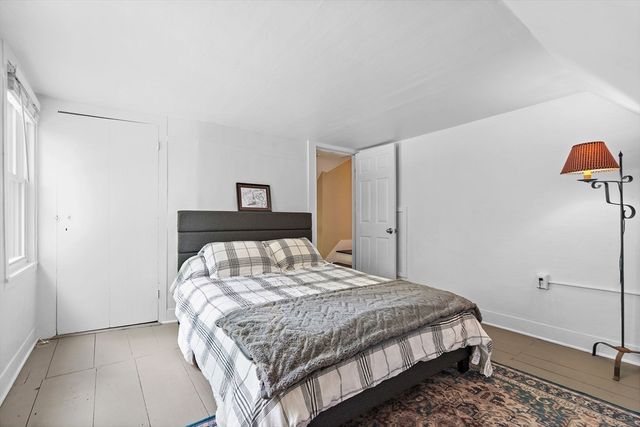 25 Warfield St, Hopedale, MA 01747