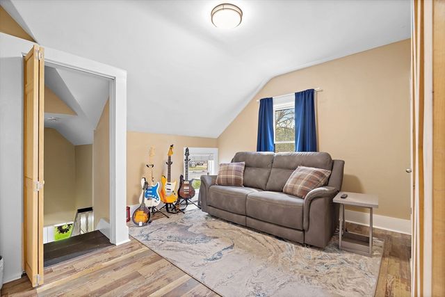 25 Warfield St, Hopedale, MA 01747