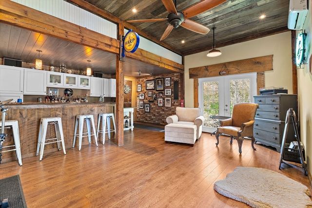 25 Warfield St, Hopedale, MA 01747