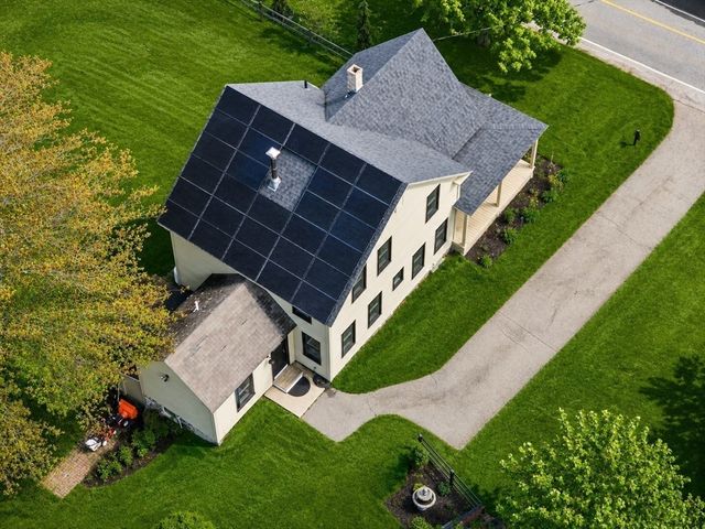 25 Warfield St, Hopedale, MA 01747
