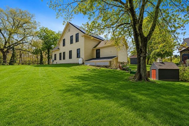 25 Warfield St, Hopedale, MA 01747