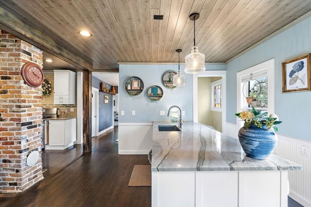25 Warfield St, Hopedale, MA 01747