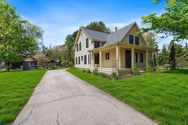 25 Warfield St, Hopedale, MA 01747