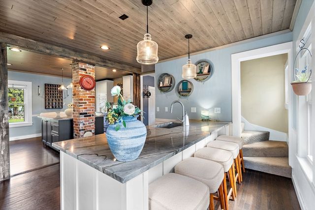 25 Warfield St, Hopedale, MA 01747