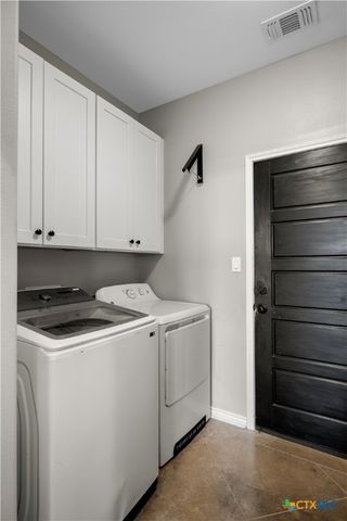 211 Amberglow Court, Victoria, TX 77904