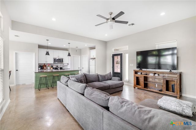 211 Amberglow Court, Victoria, TX 77904