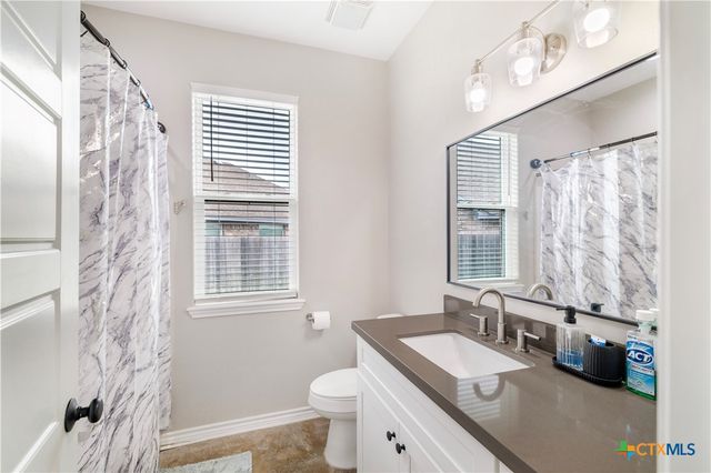 211 Amberglow Court, Victoria, TX 77904