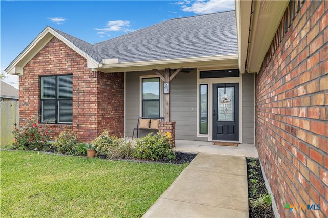 211 Amberglow Court, Victoria, TX 77904