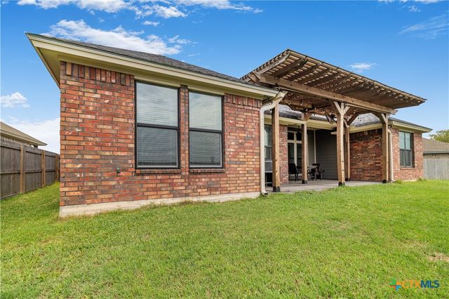 211 Amberglow Court, Victoria, TX 77904