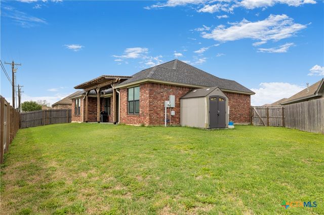 211 Amberglow Court, Victoria, TX 77904