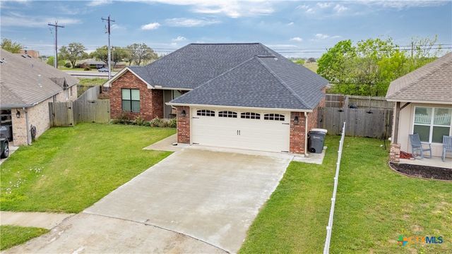 211 Amberglow Court, Victoria, TX 77904