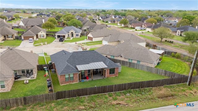 211 Amberglow Court, Victoria, TX 77904