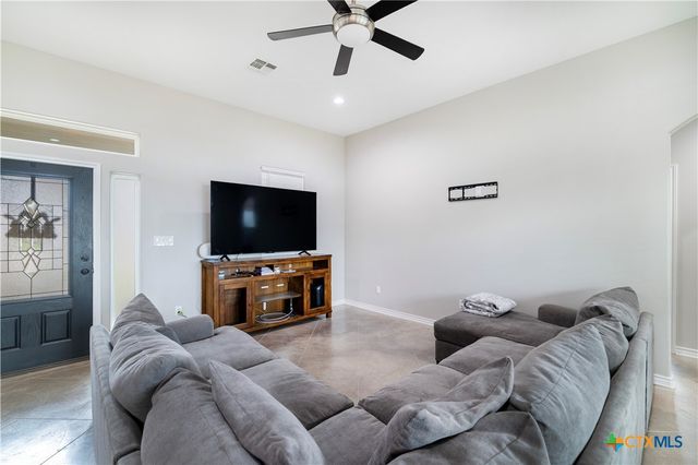 211 Amberglow Court, Victoria, TX 77904