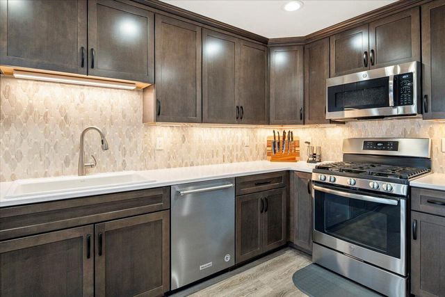 2240 NW Oak Court, Redmond, OR 97756